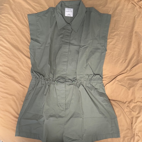 green romper short size xxl buttons down pocket both side with collar - Picture 4 of 7